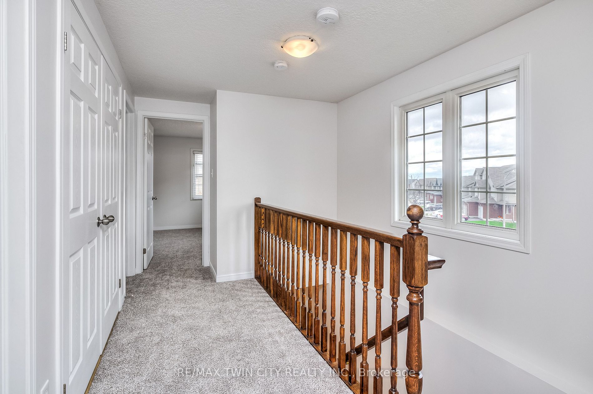 54 Featherstone St