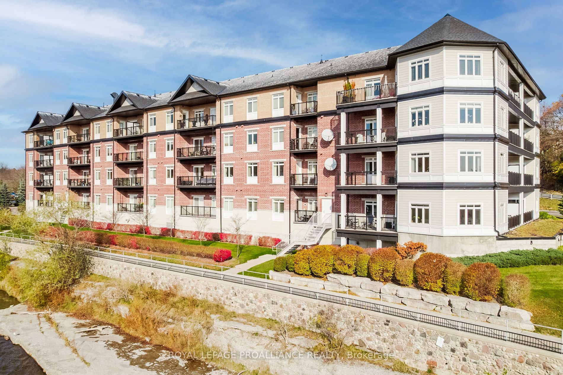 50 Mill St N, #306