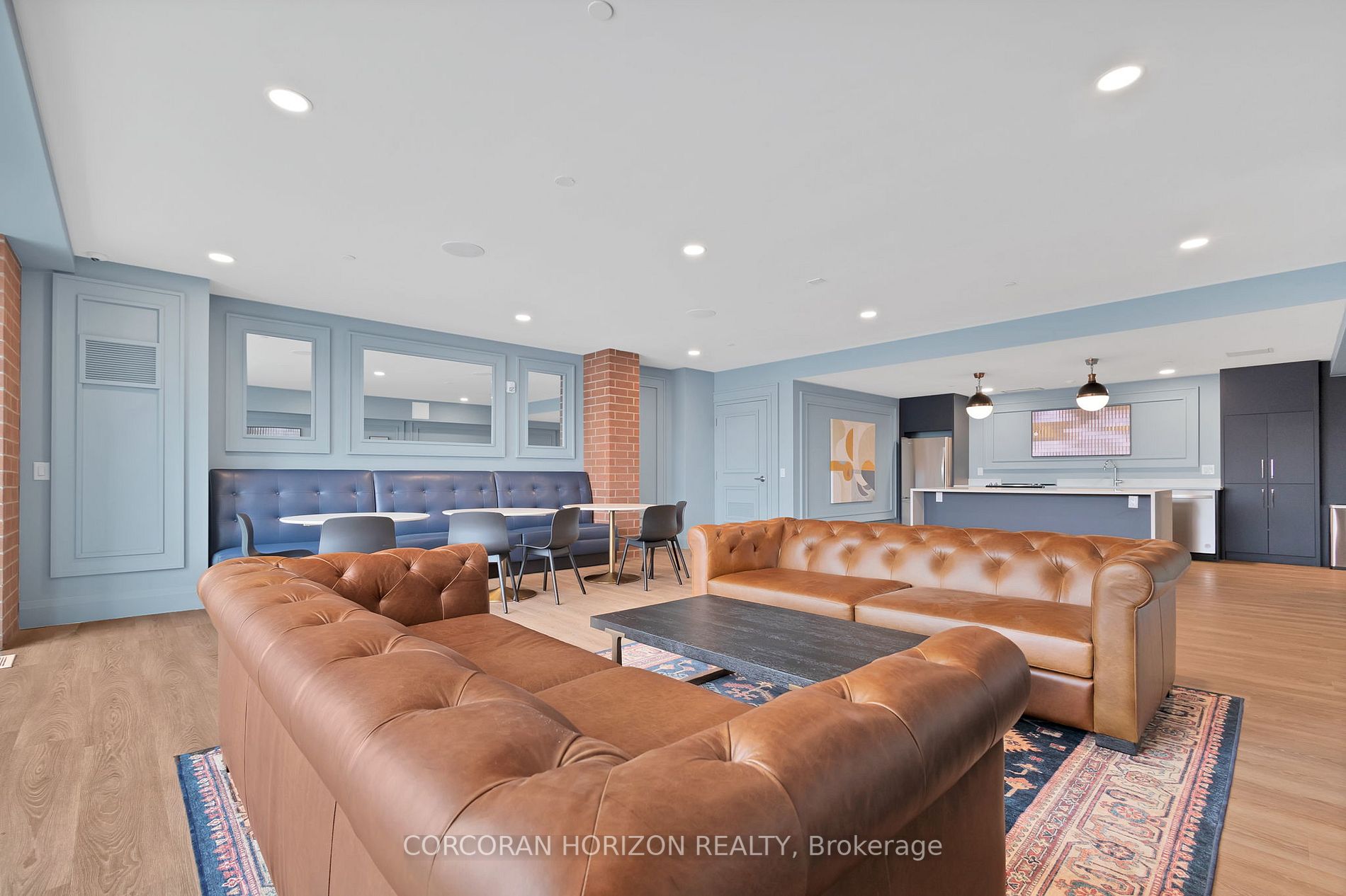 460 Columbia Street W, #1411