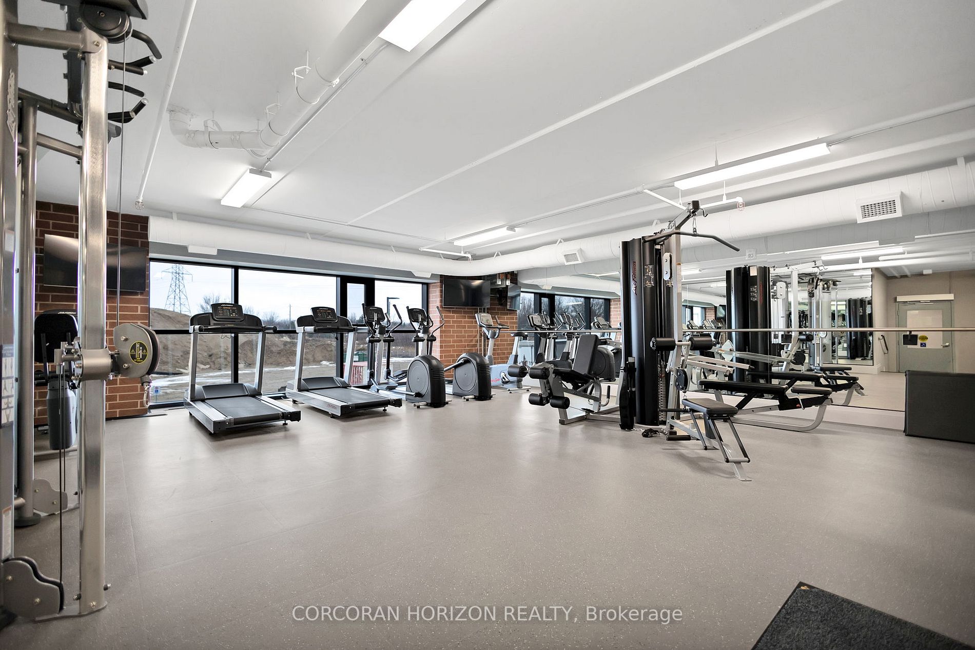 460 Columbia St W, #1411