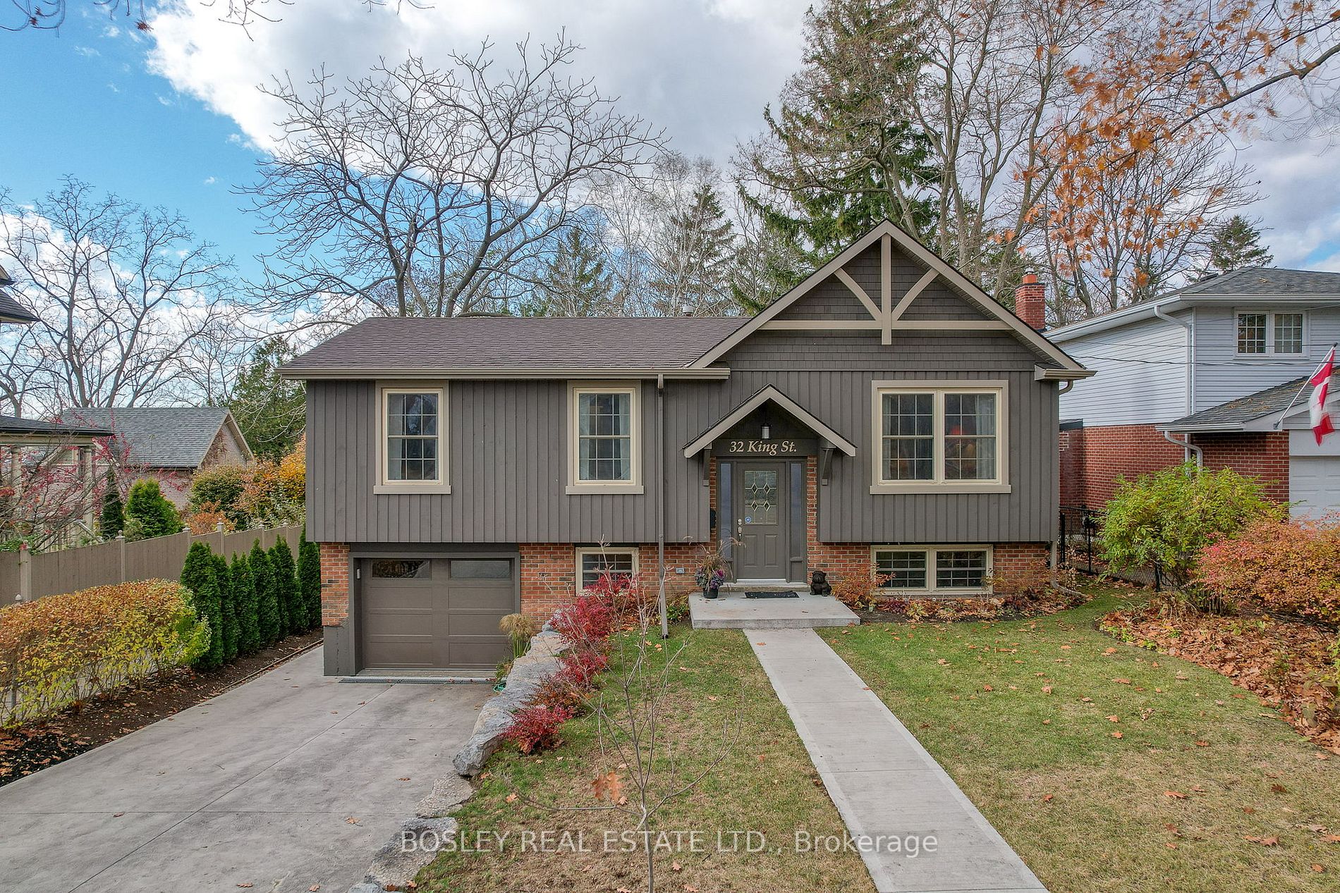 32 King St