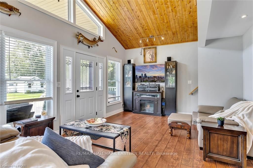 203 Lake Rd