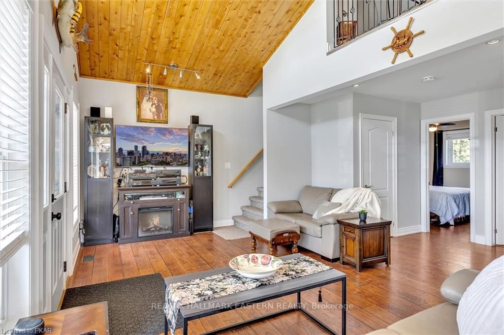 203 Lake Rd