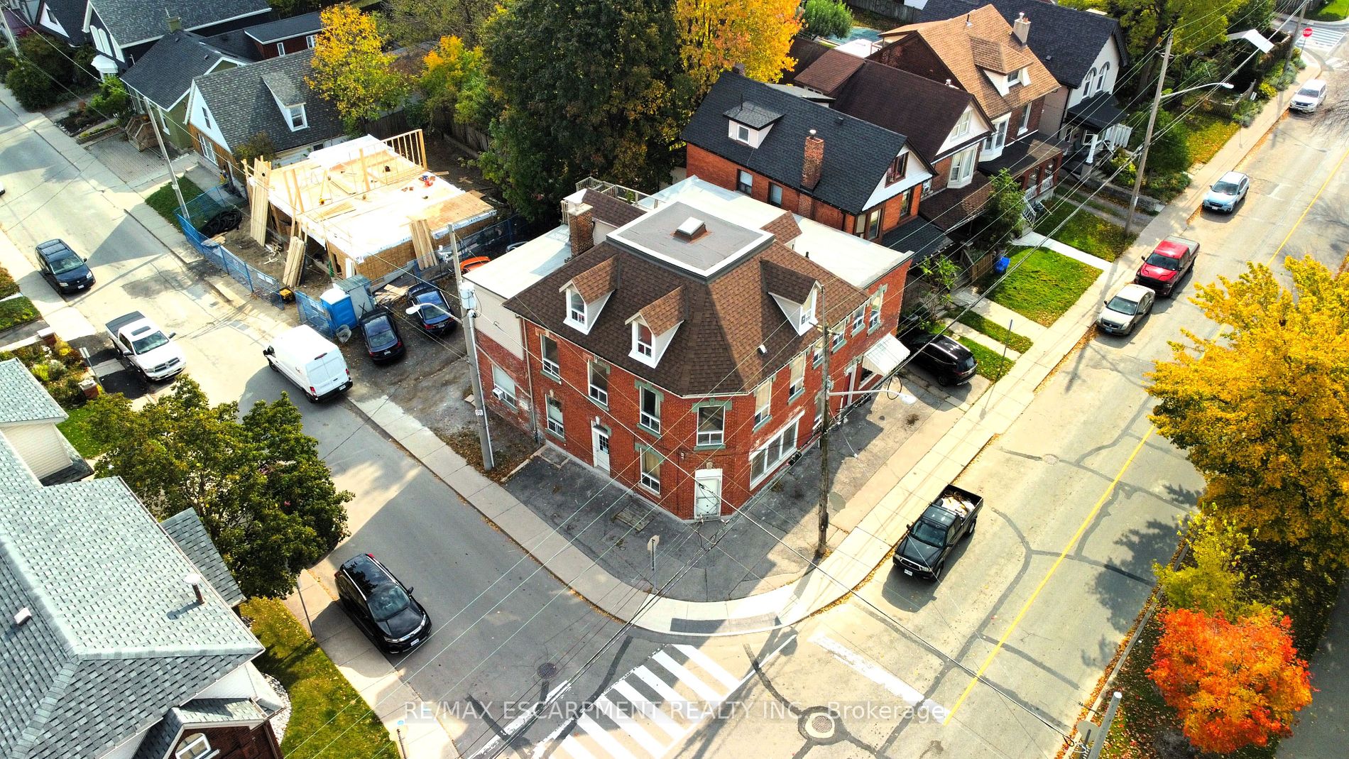 74 Locke Street N