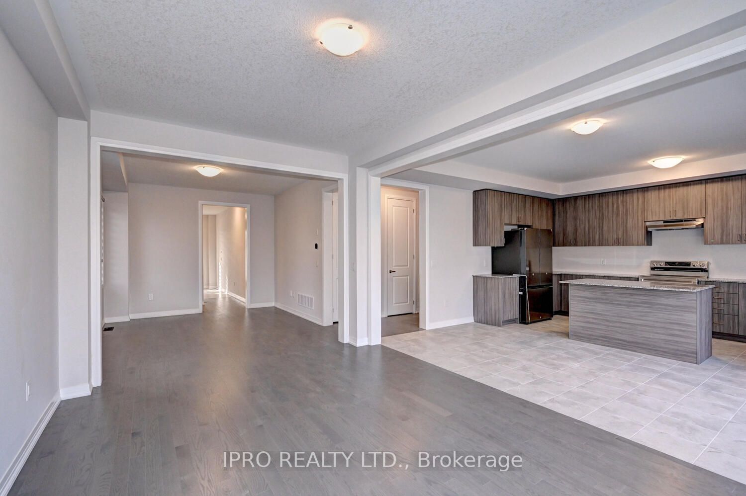 100 Blacklock St