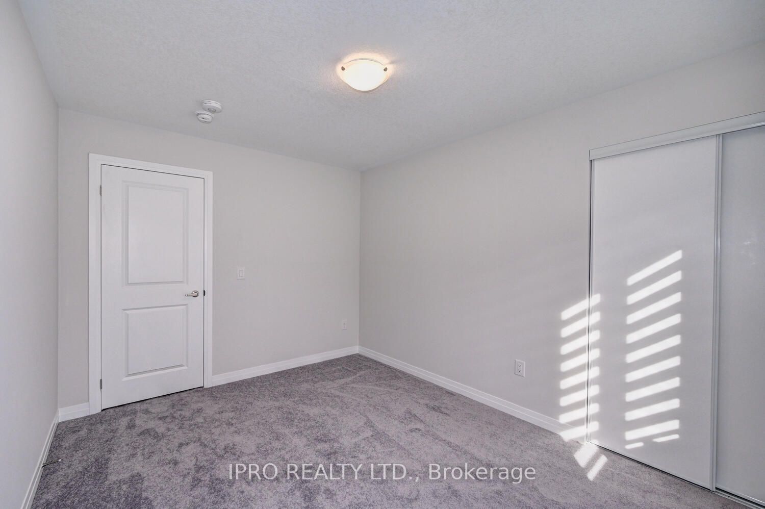 100 Blacklock St