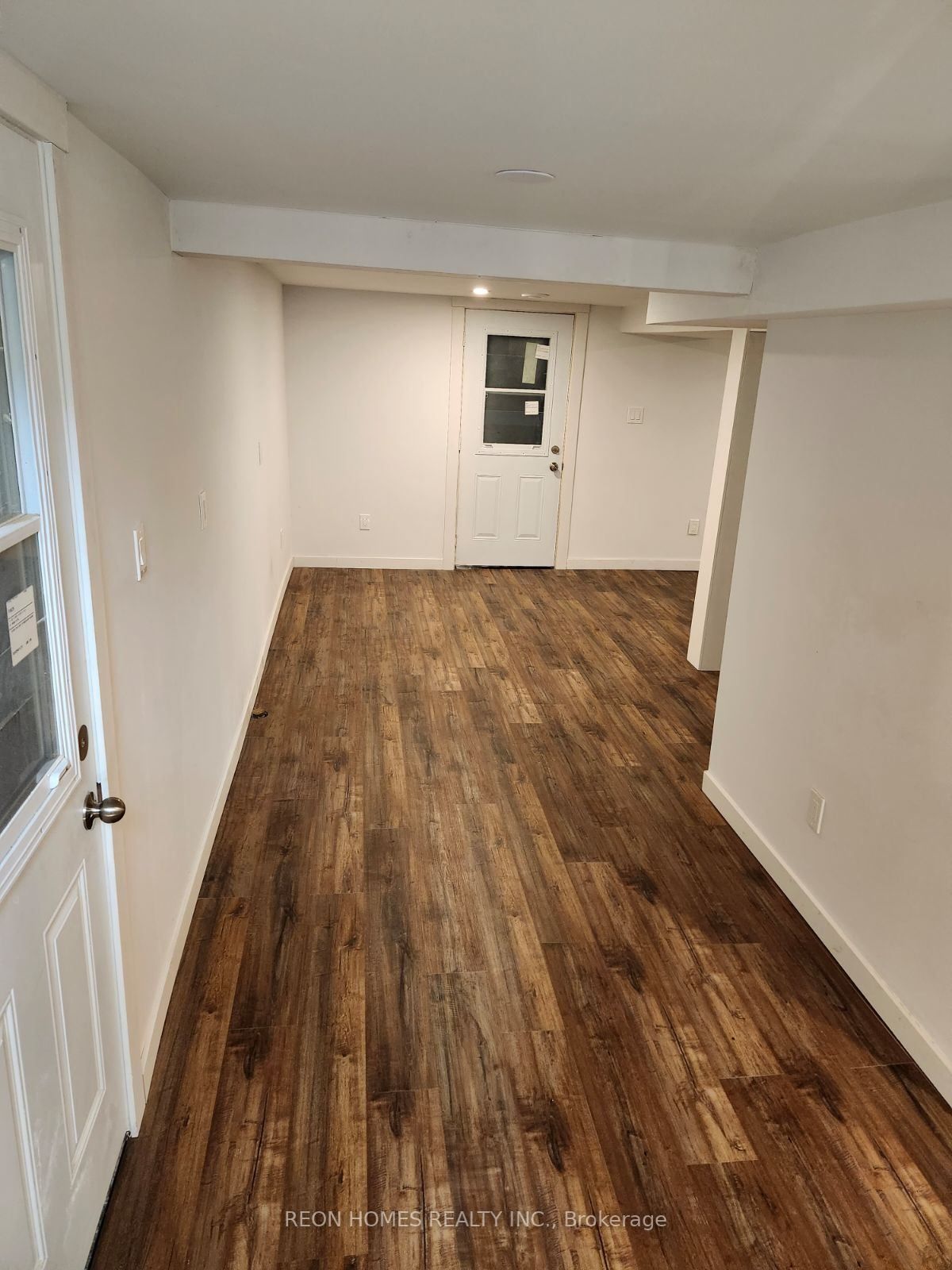 494 King George St