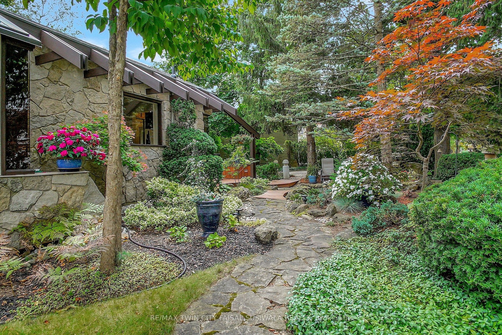 271 West River Rd