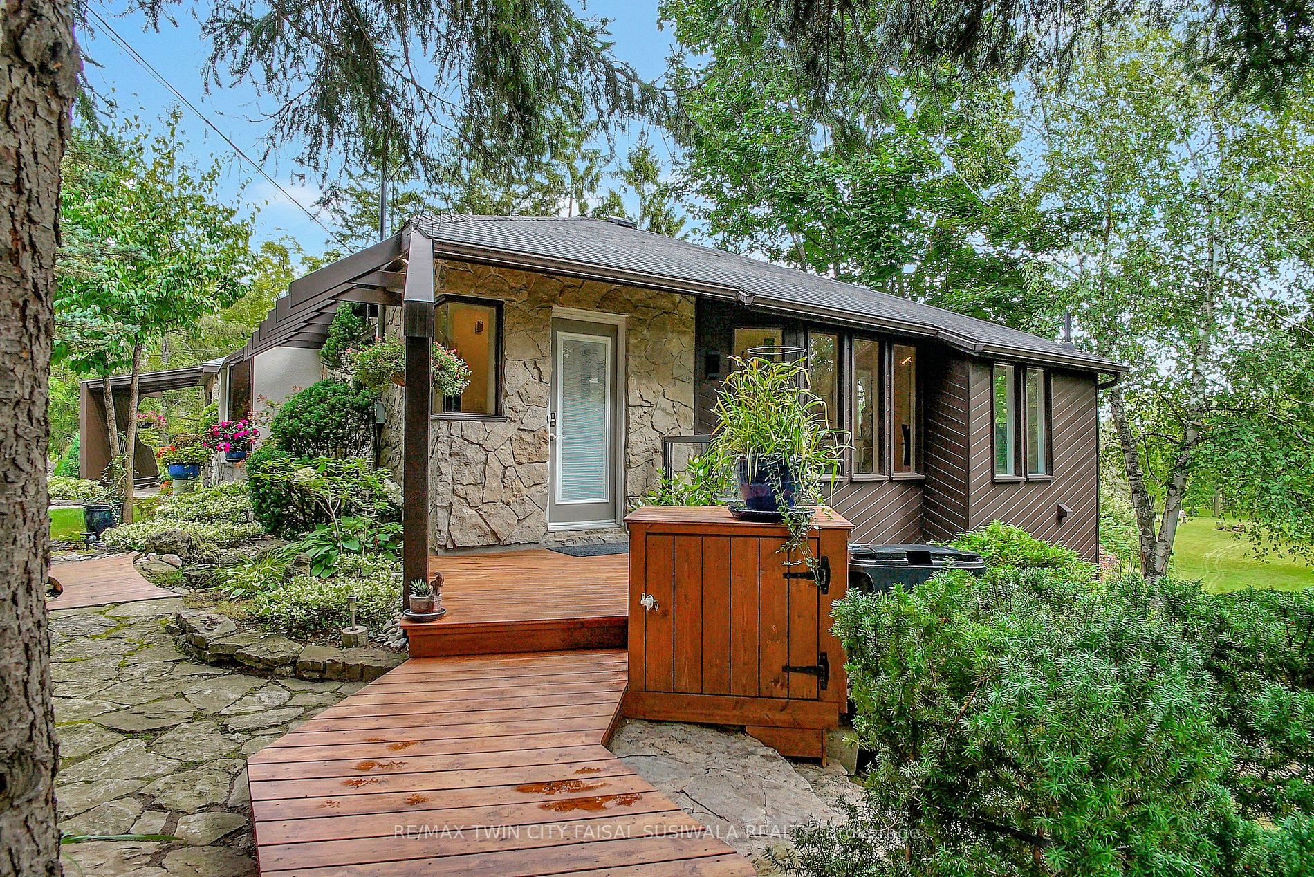 271 West River Rd