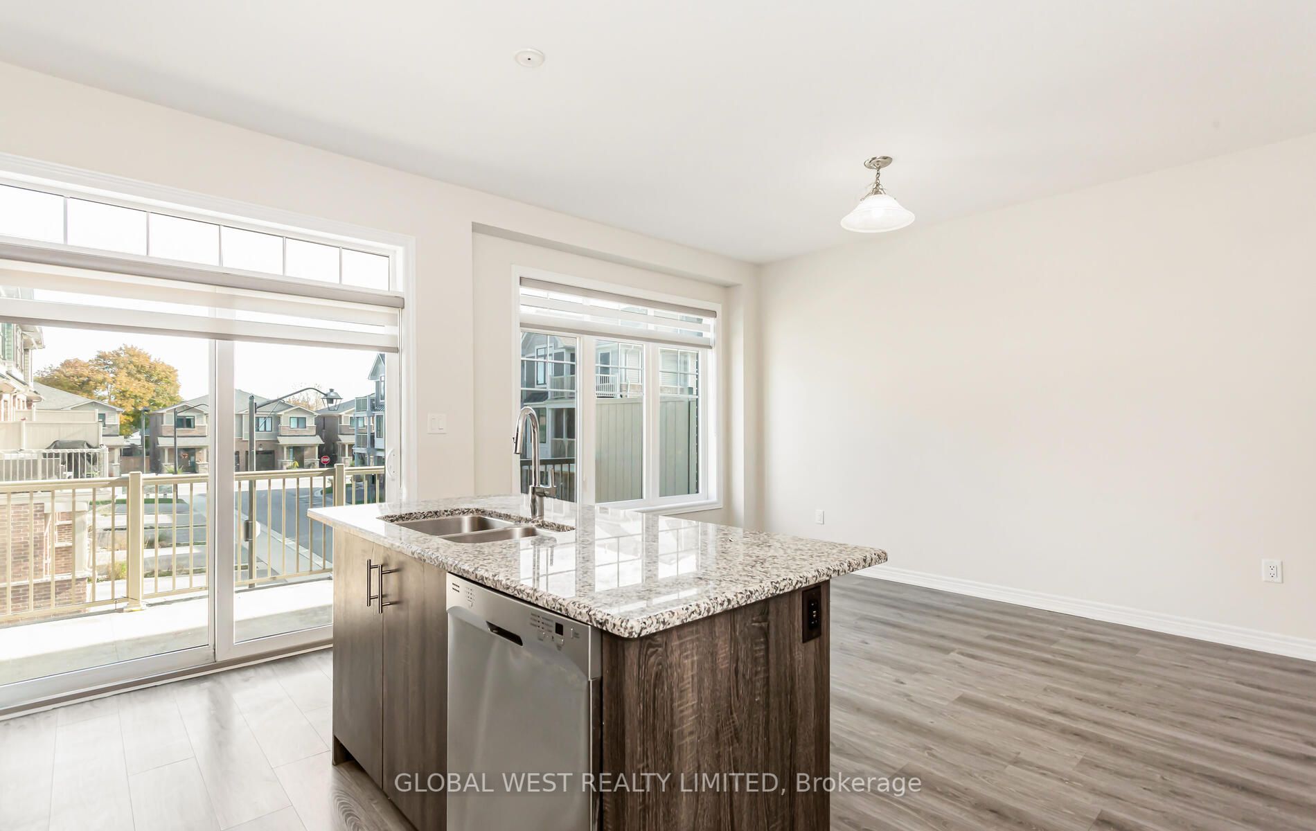 288 Glover Rd E, #11