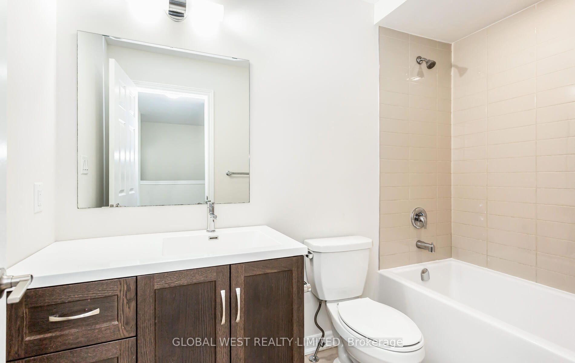 288 Glover Rd E, #11