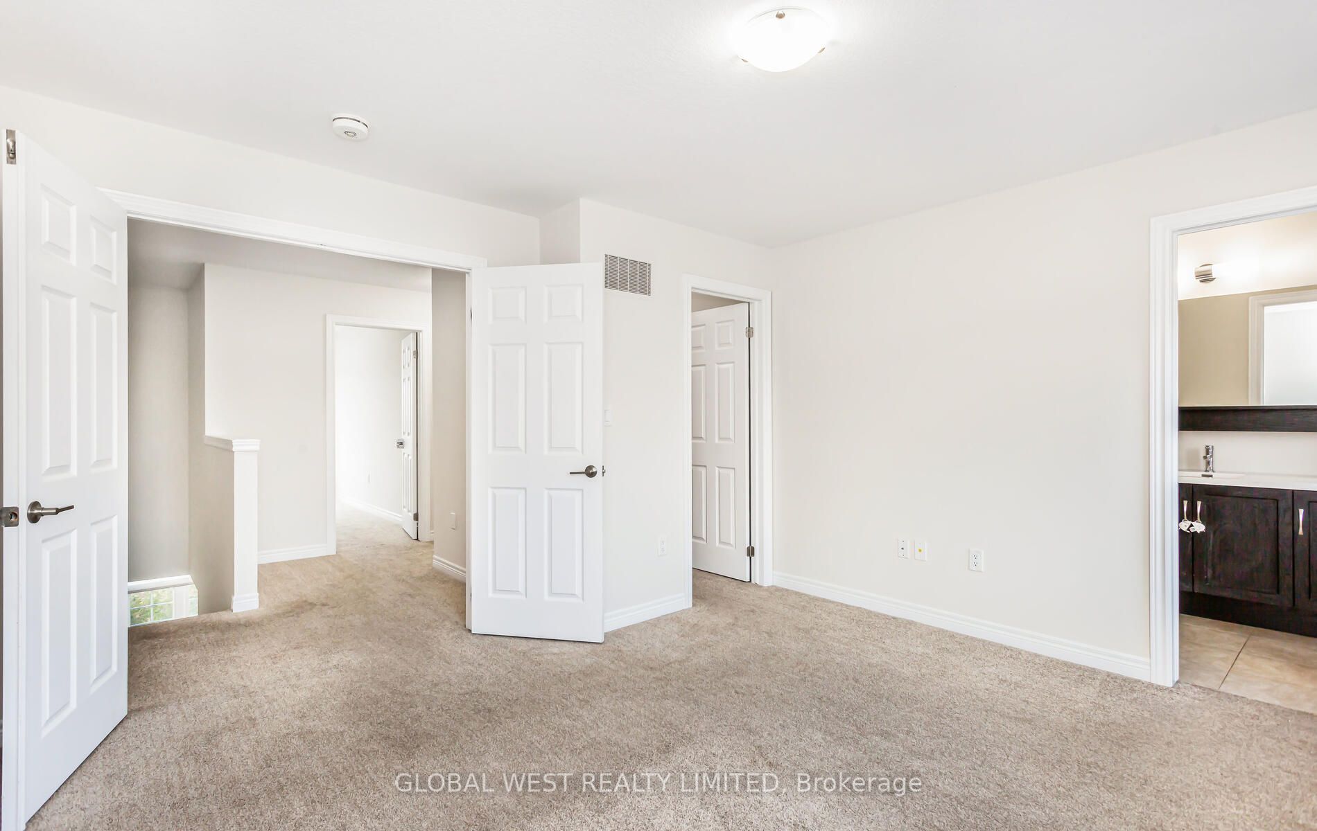 288 Glover Rd E, #11