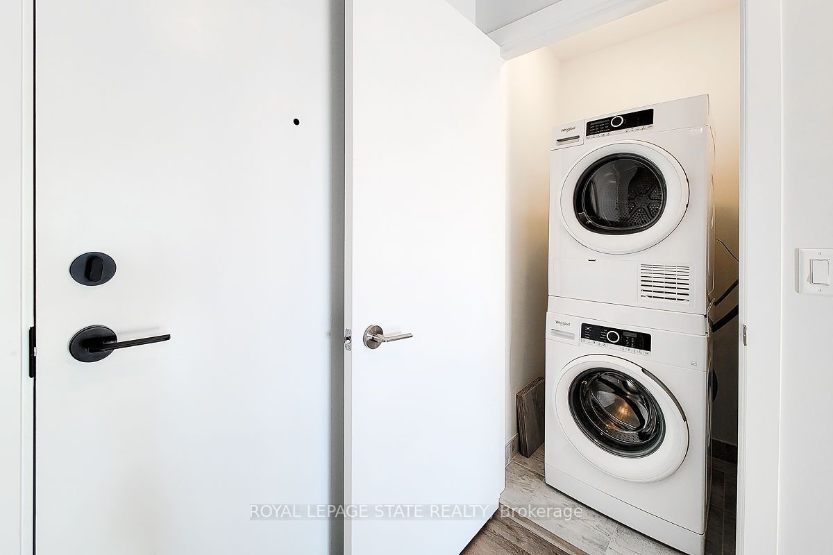 600 North Service Rd S, #402