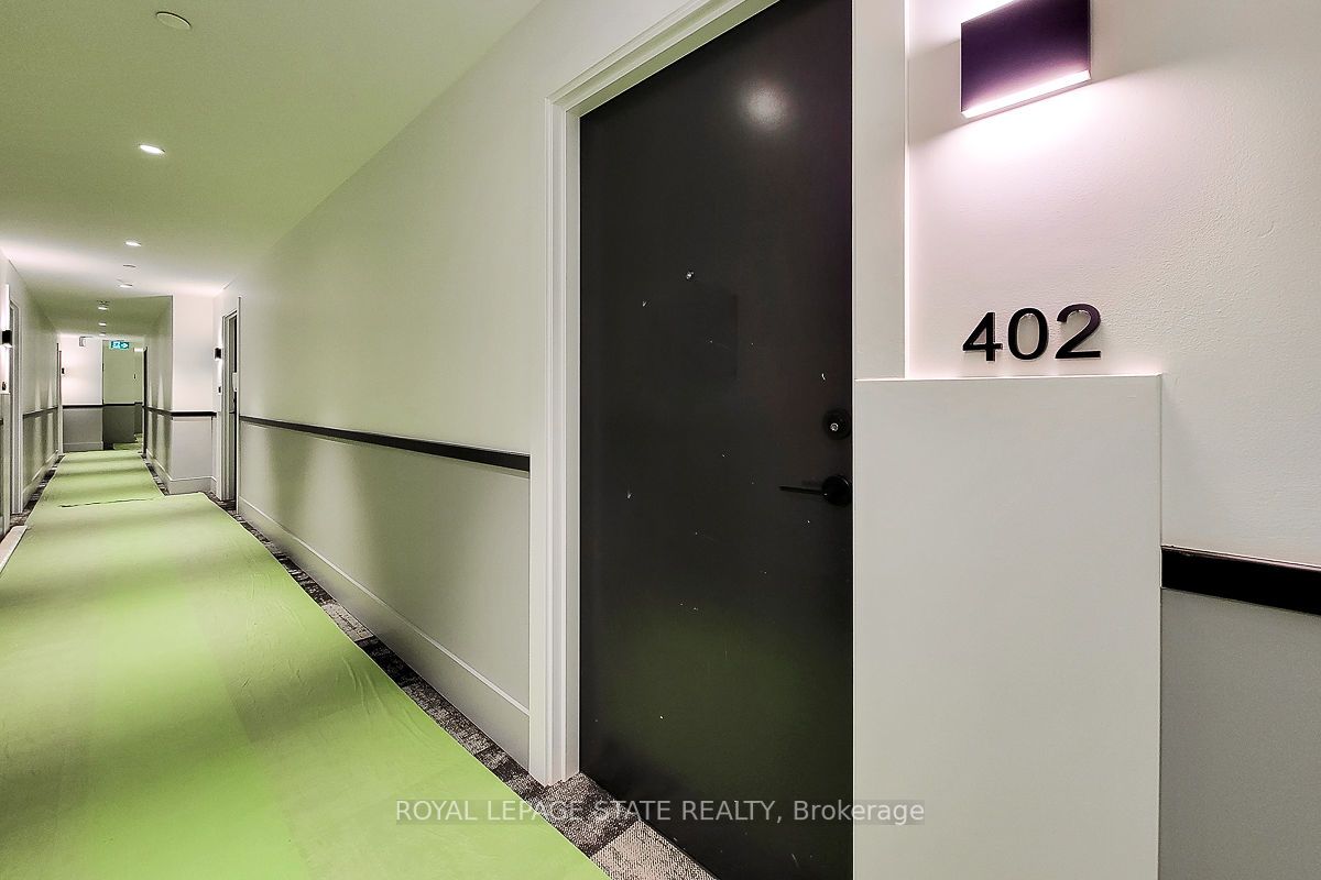 600 North Service Rd S, #402