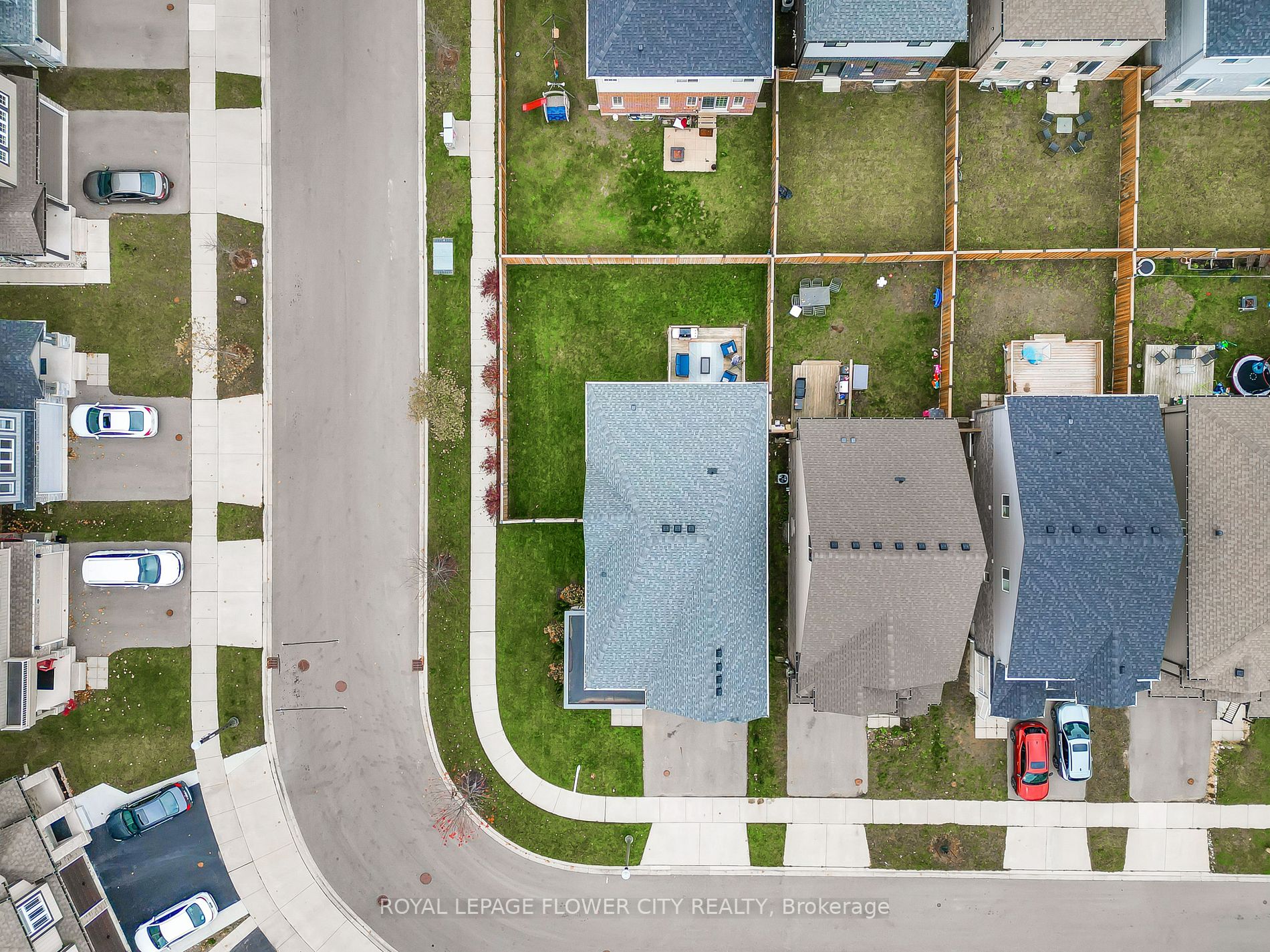 273 Tall Grass Cres