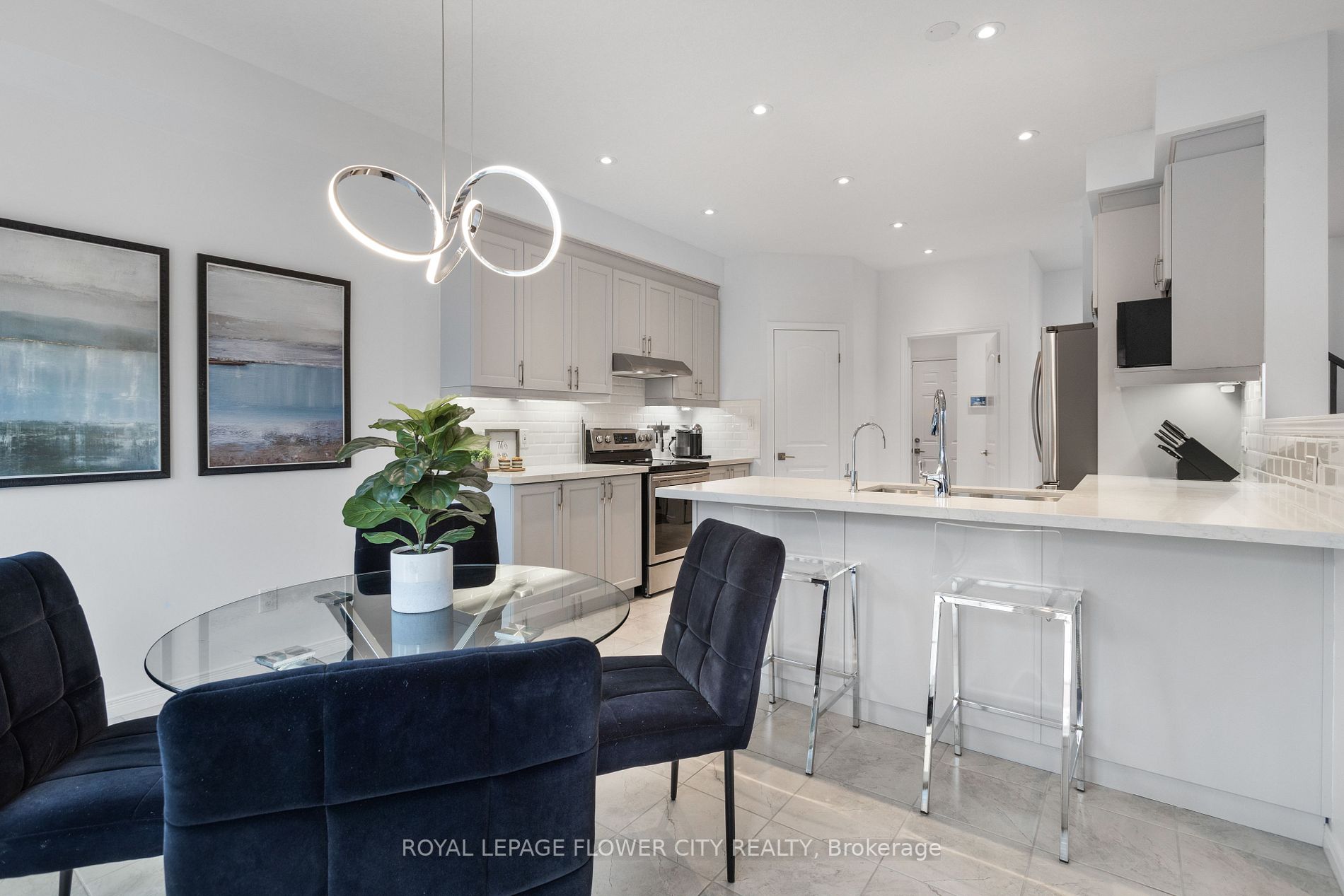 273 Tall Grass Cres