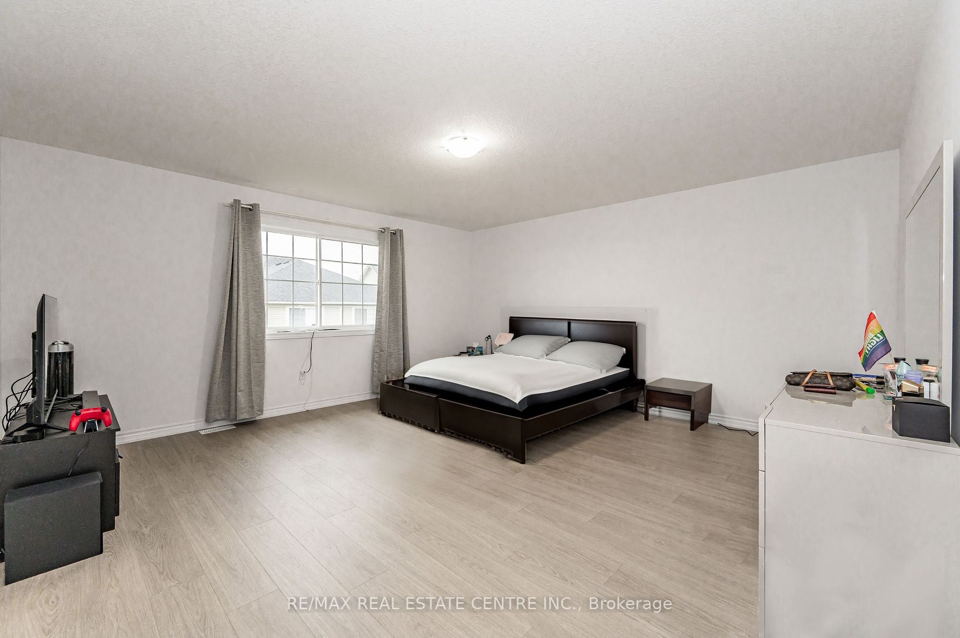 18 Hutchison Rd