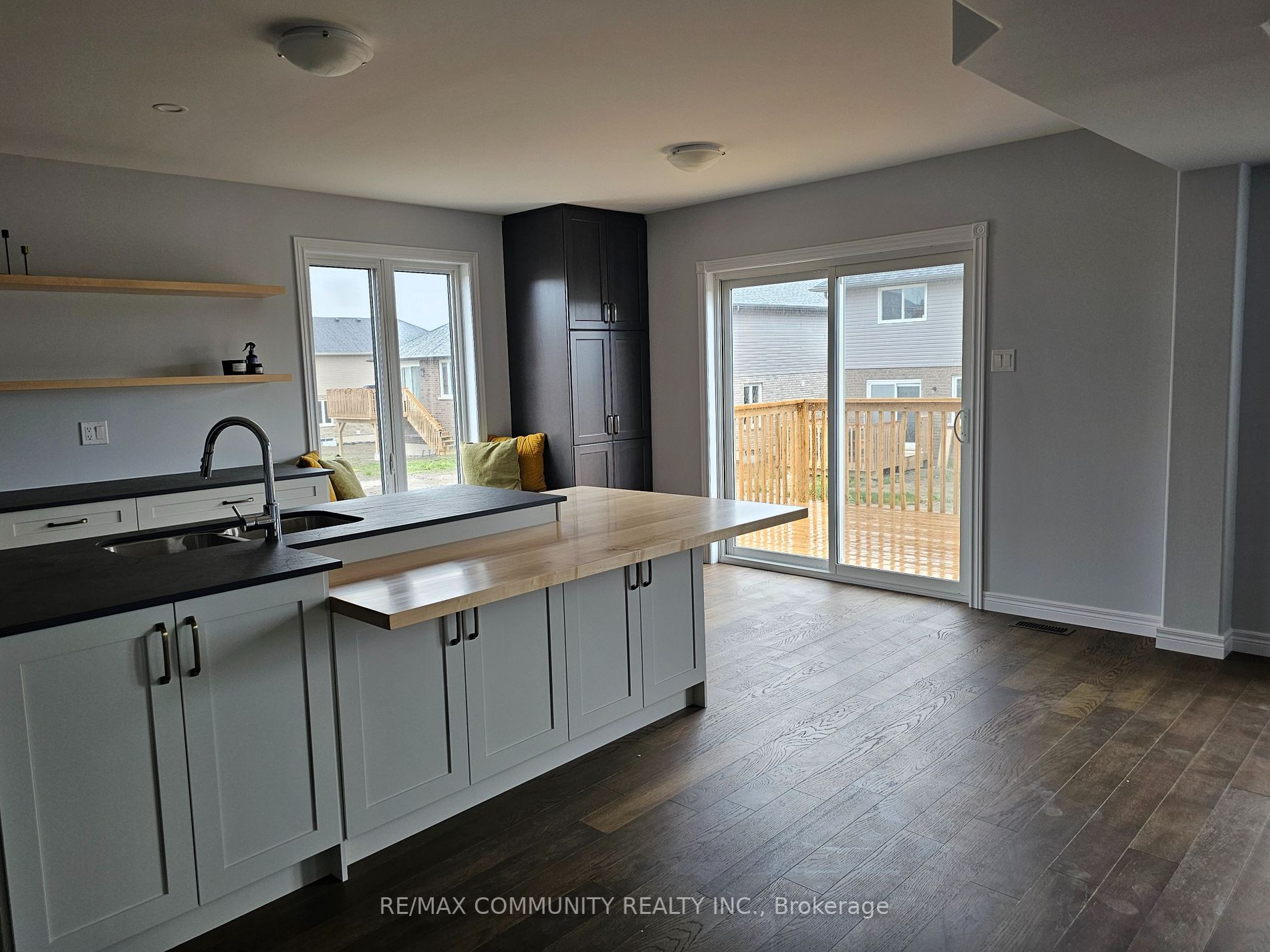 901 Bamford Terr