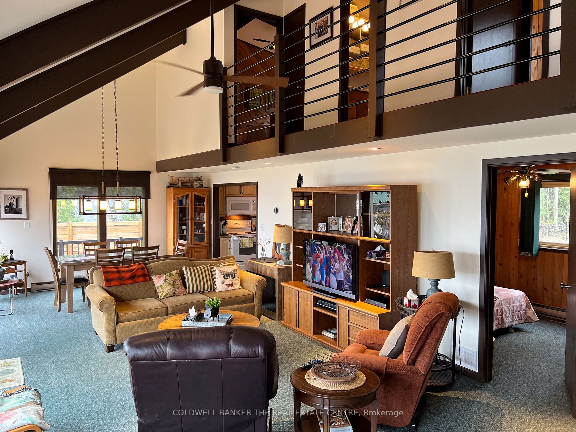 2 Camelot Pl