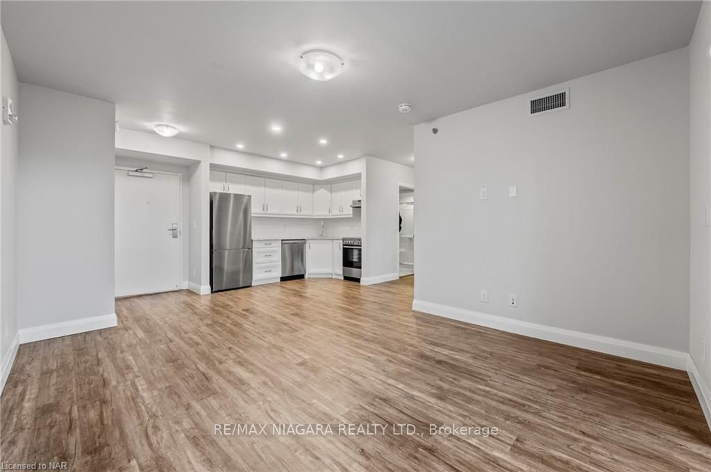5698 Main St, #502