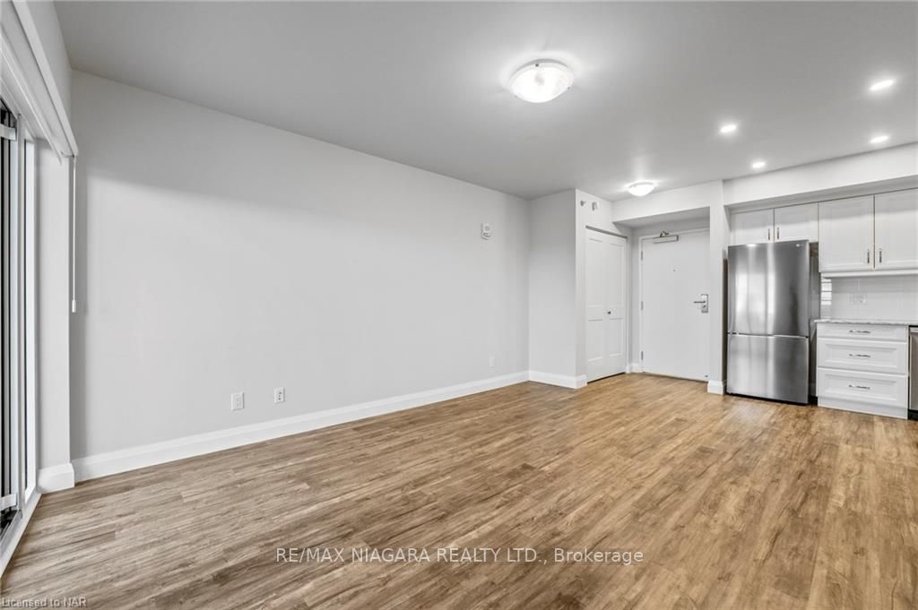 5698 Main St, #502