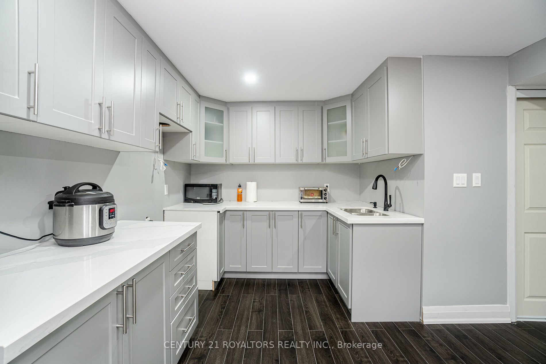 396 Mill St