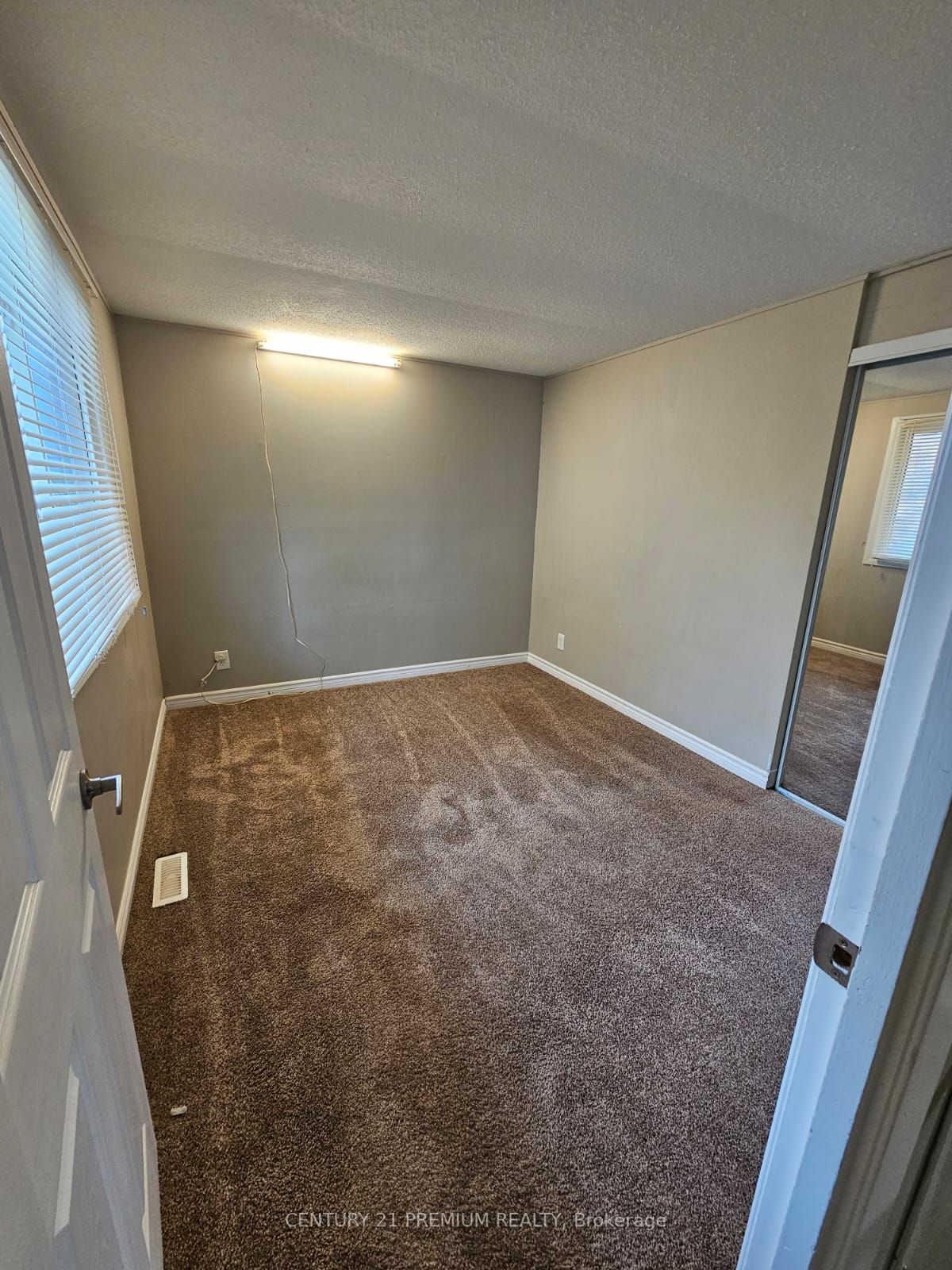 10735 Atwater Cres