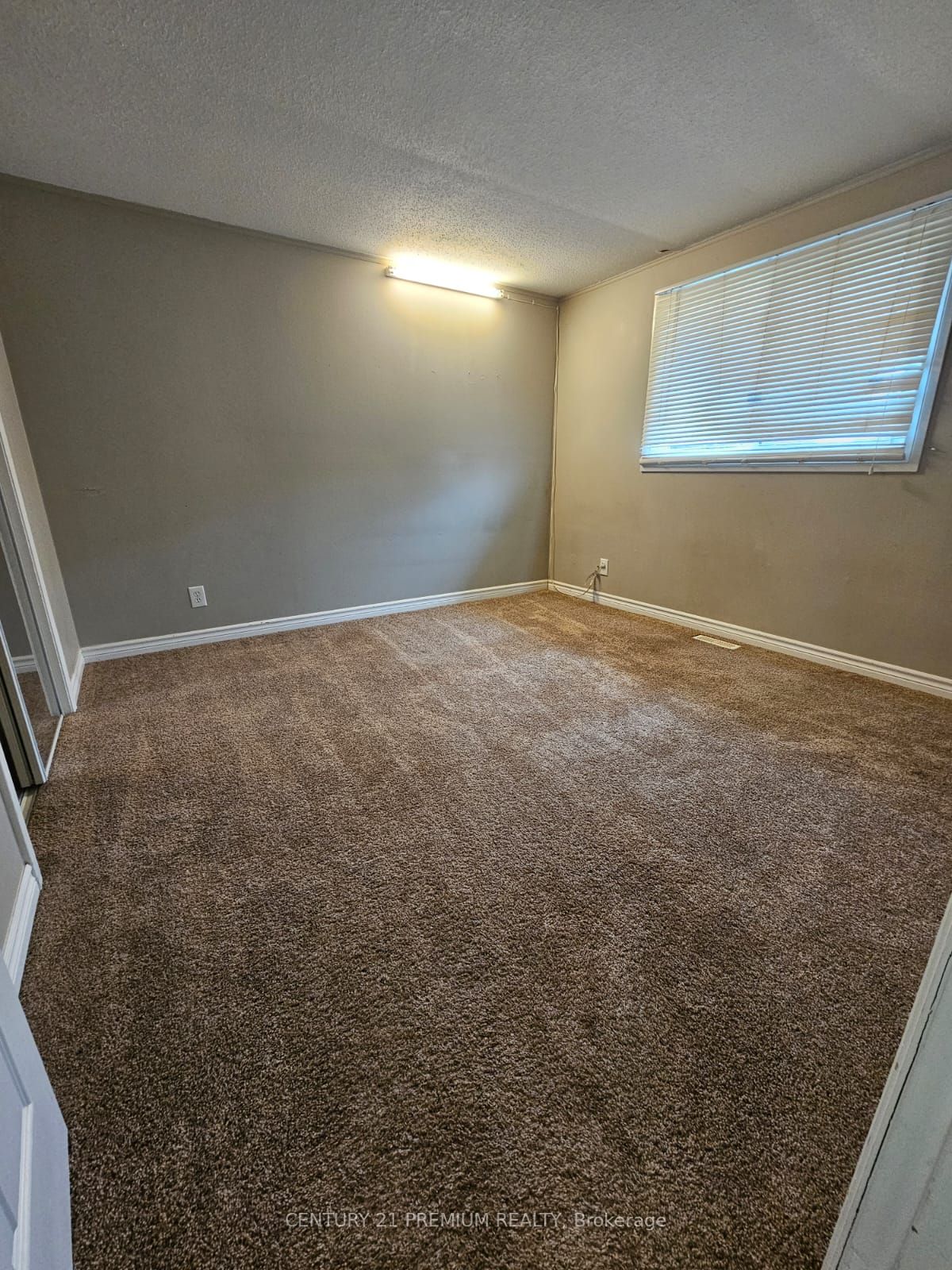 10735 Atwater Cres