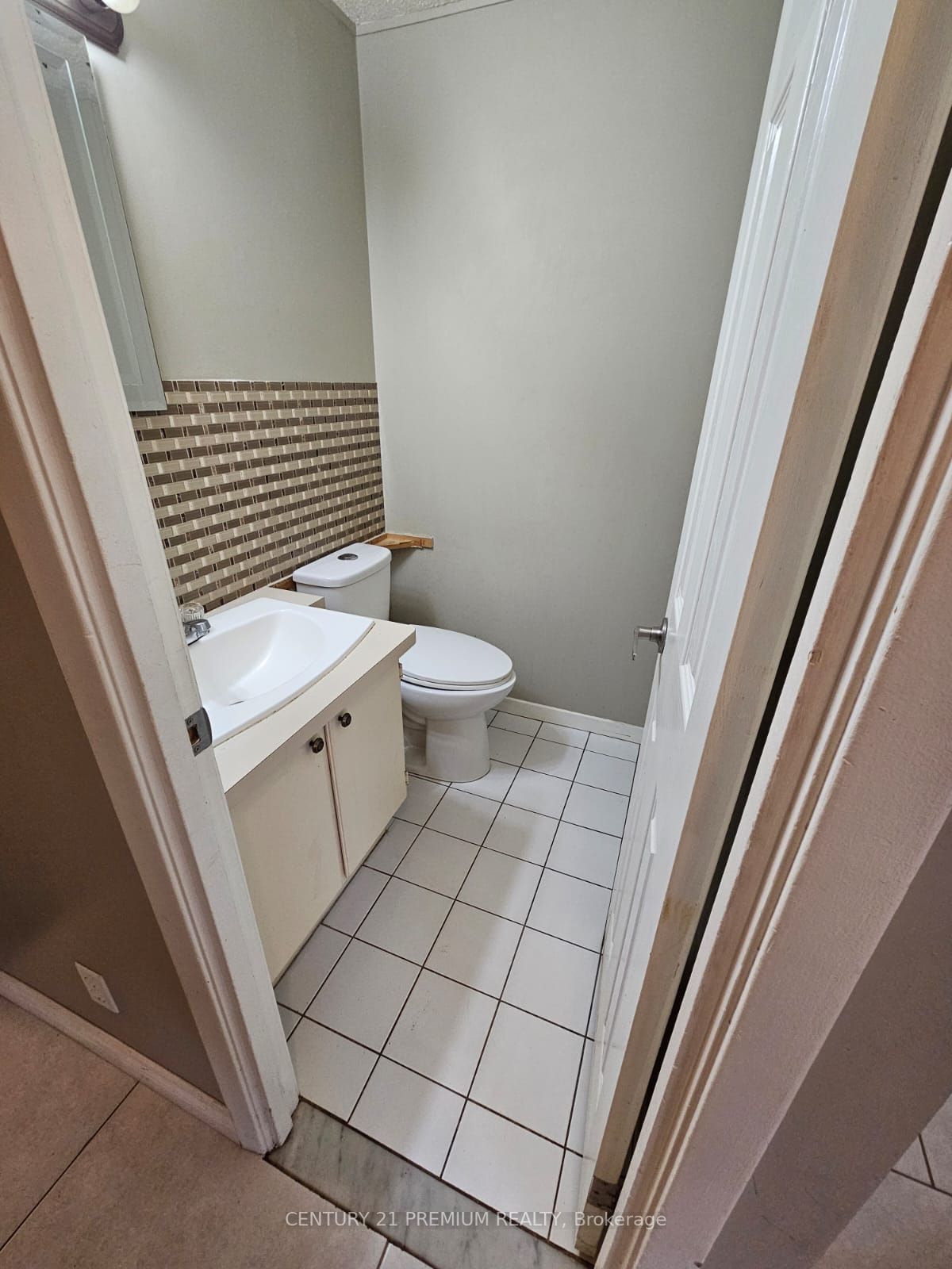 10735 Atwater Cres