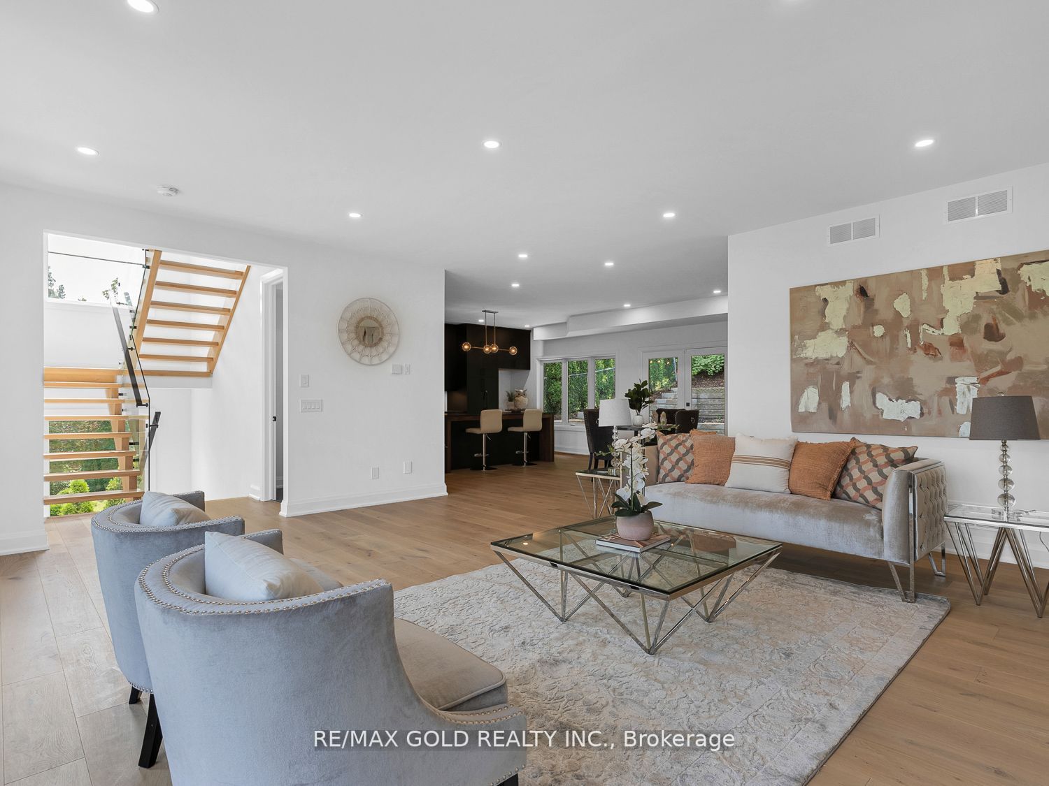 115 Welland Vale Rd