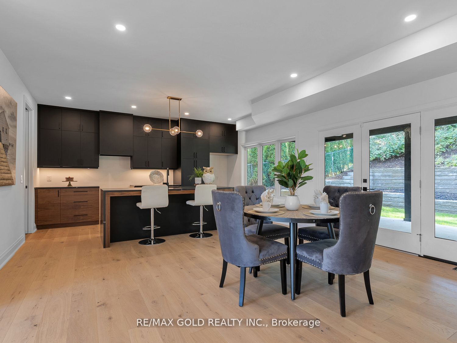 115 Welland Vale Rd