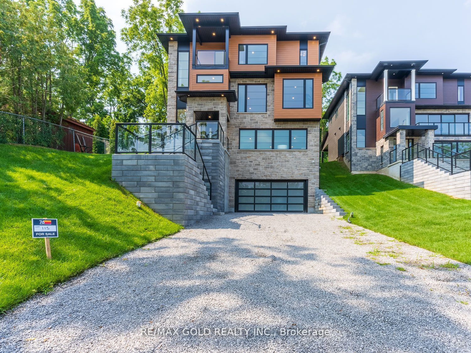 115 Welland Vale Rd