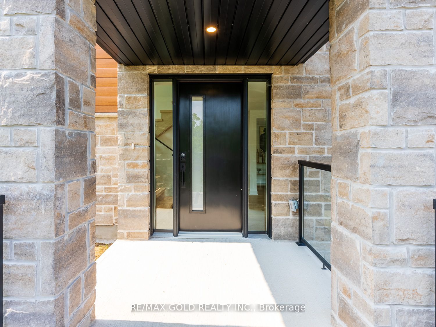 115 Welland Vale Rd