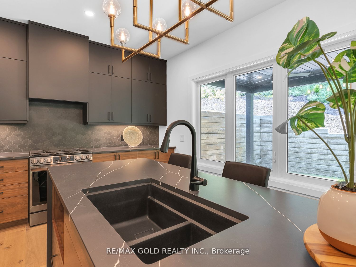 119 Welland Vale Rd