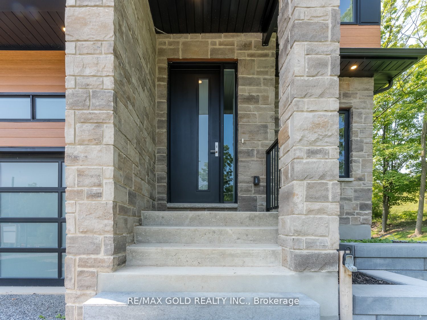 119 Welland Vale Rd