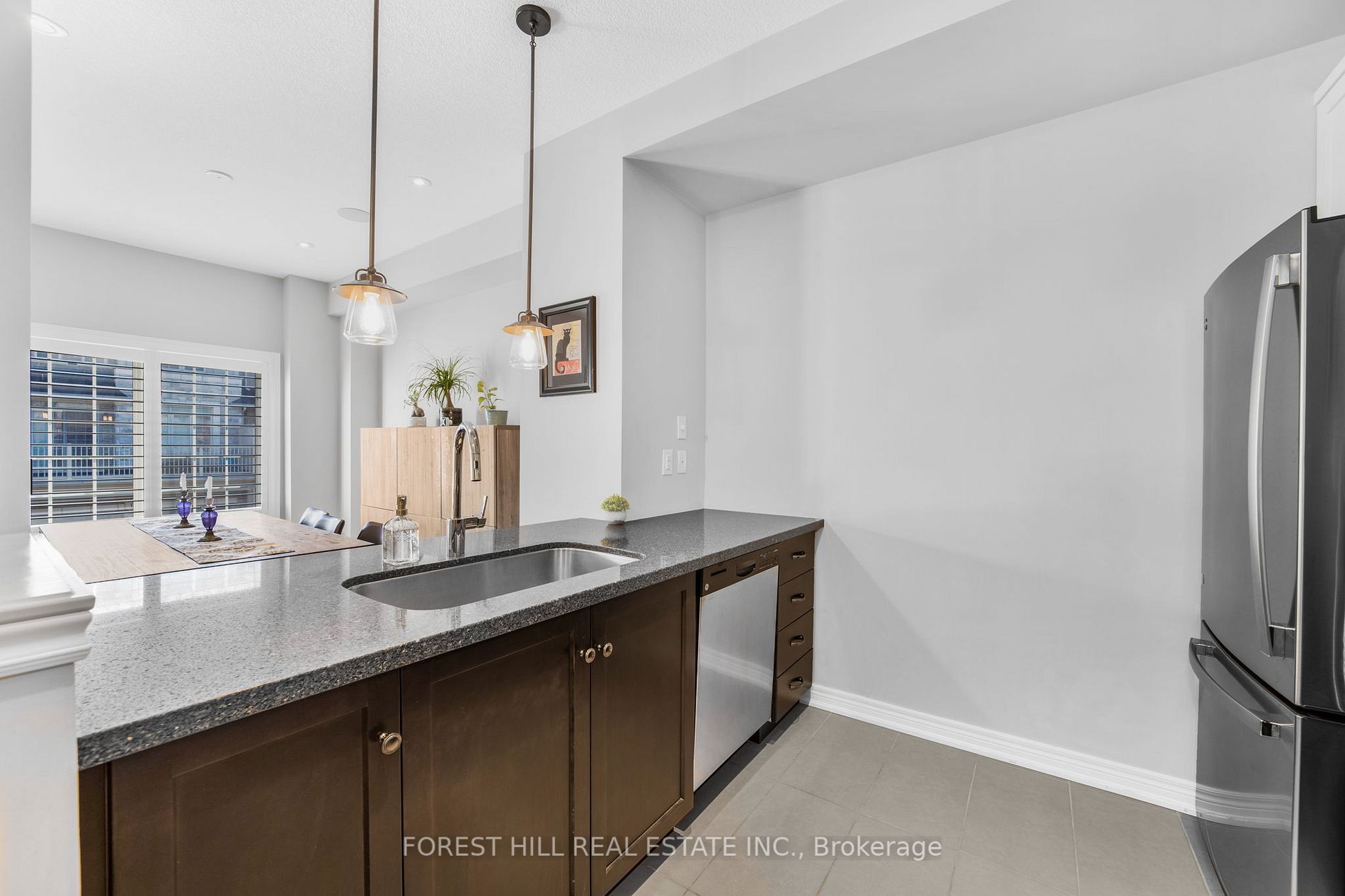 215 Dundas St E, #19