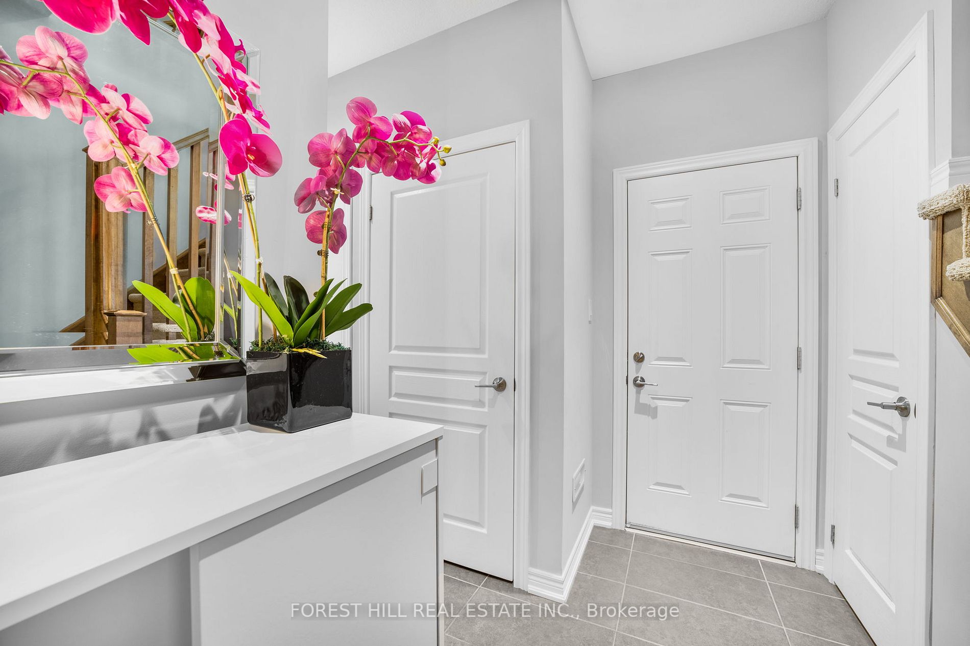 215 Dundas St E, #19
