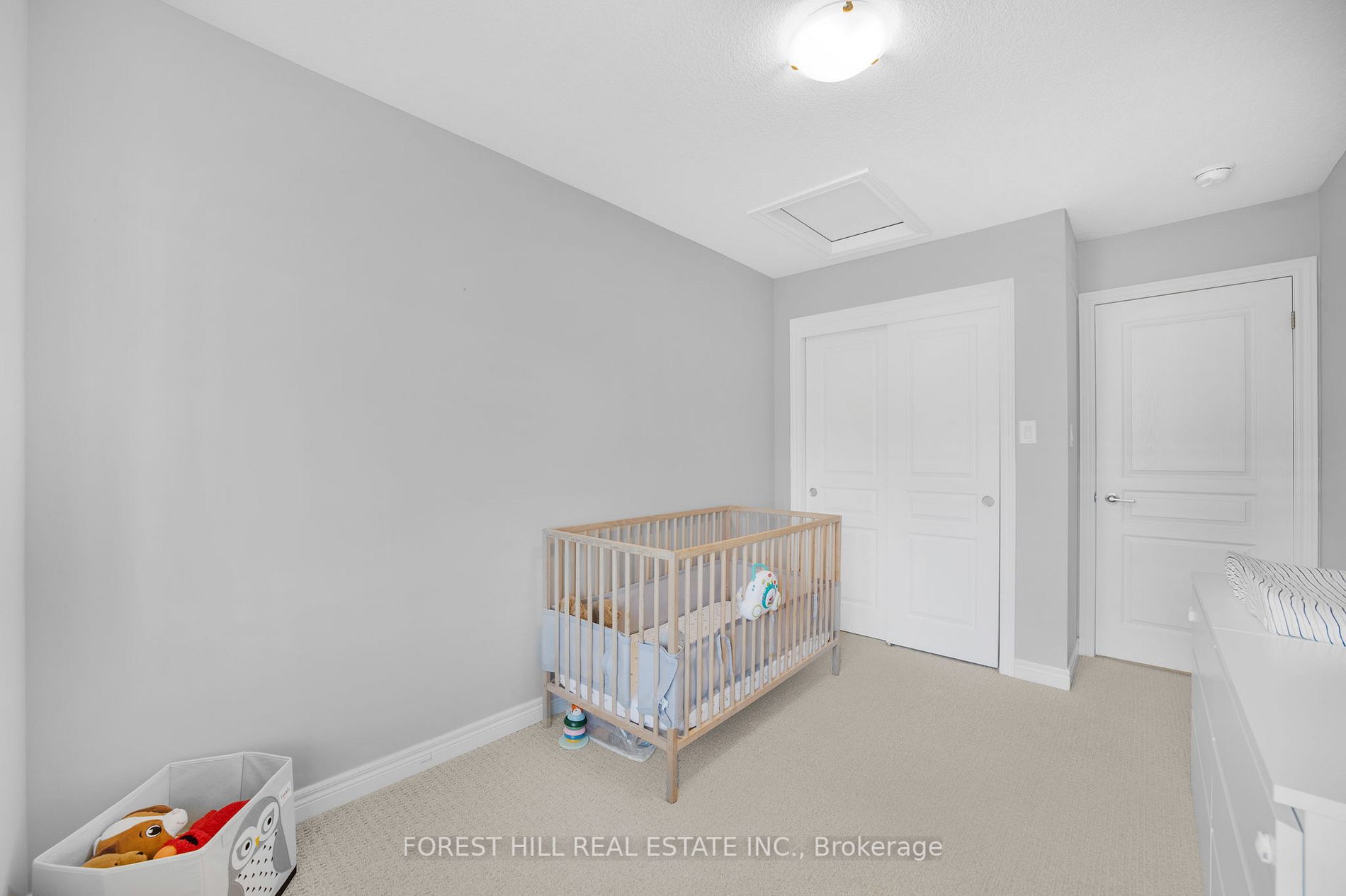 215 Dundas St E, #19