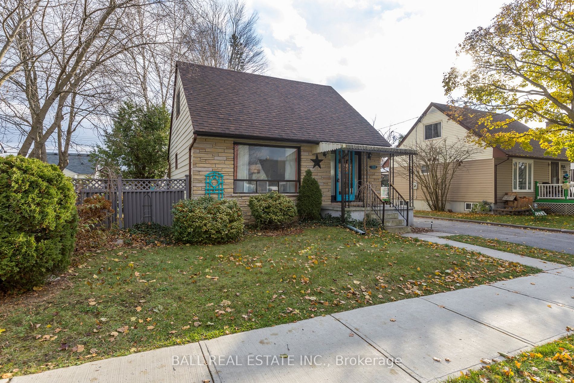 711 Mckellar St