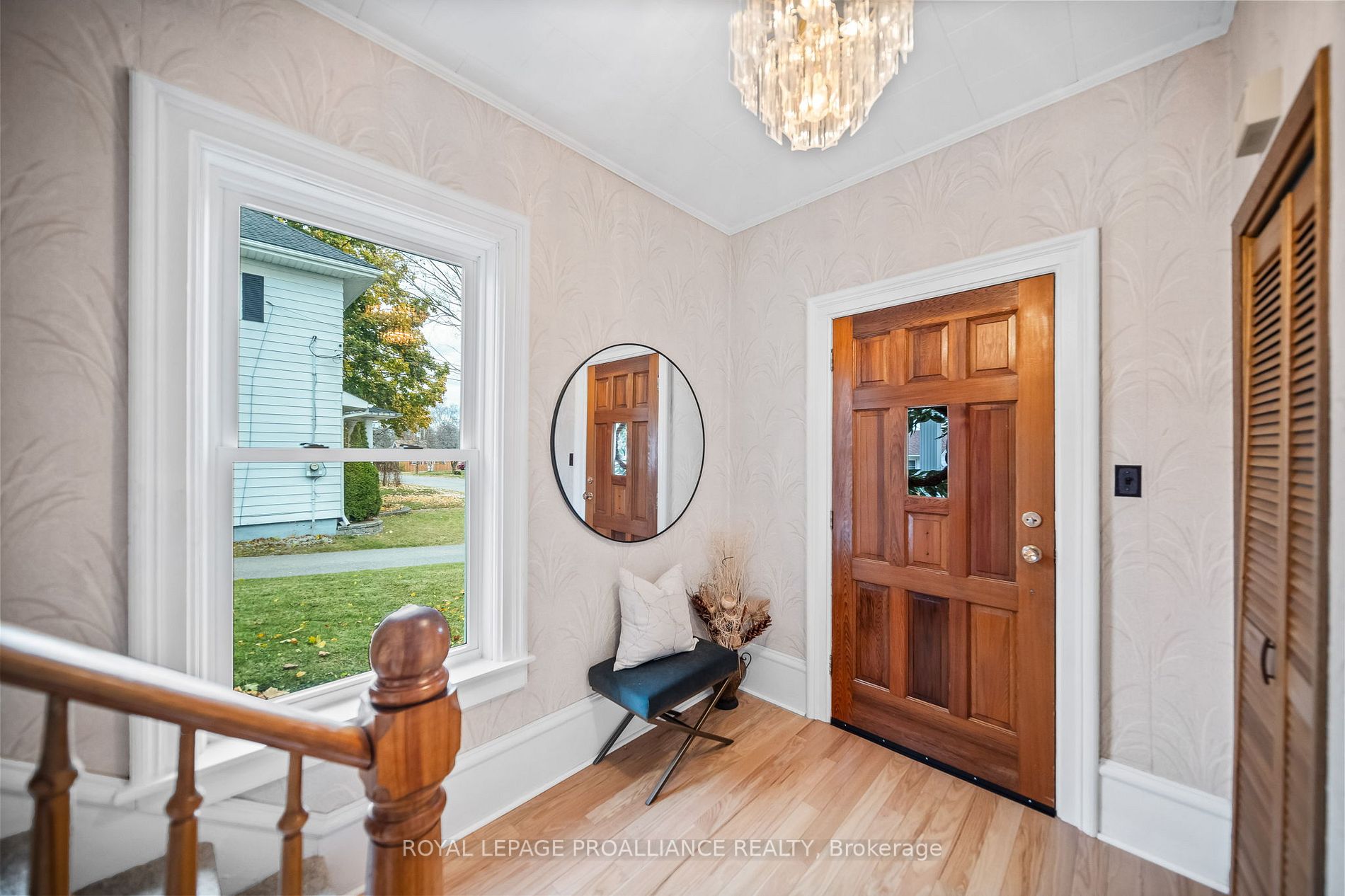 27 Church St E