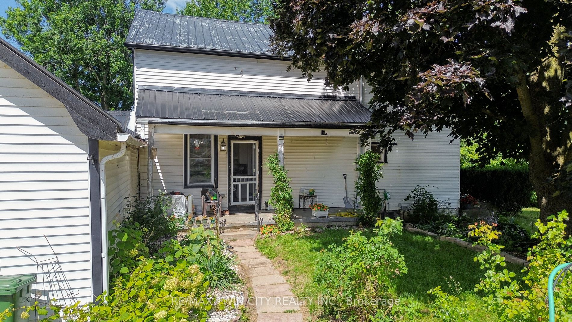 1213 Highway 8