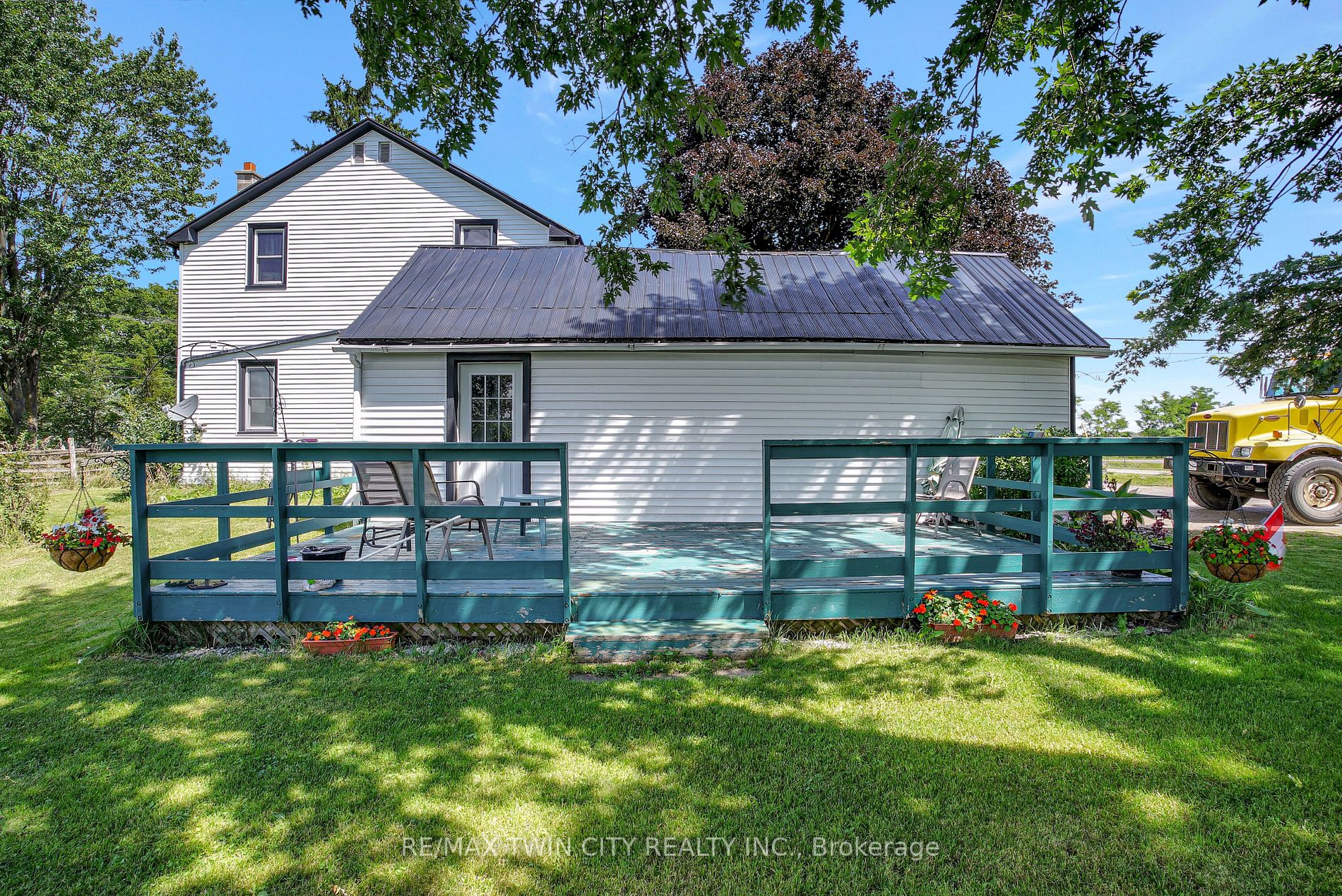1213 Highway 8