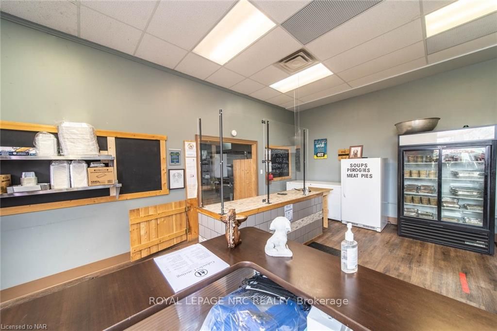 3848 Main St, #C