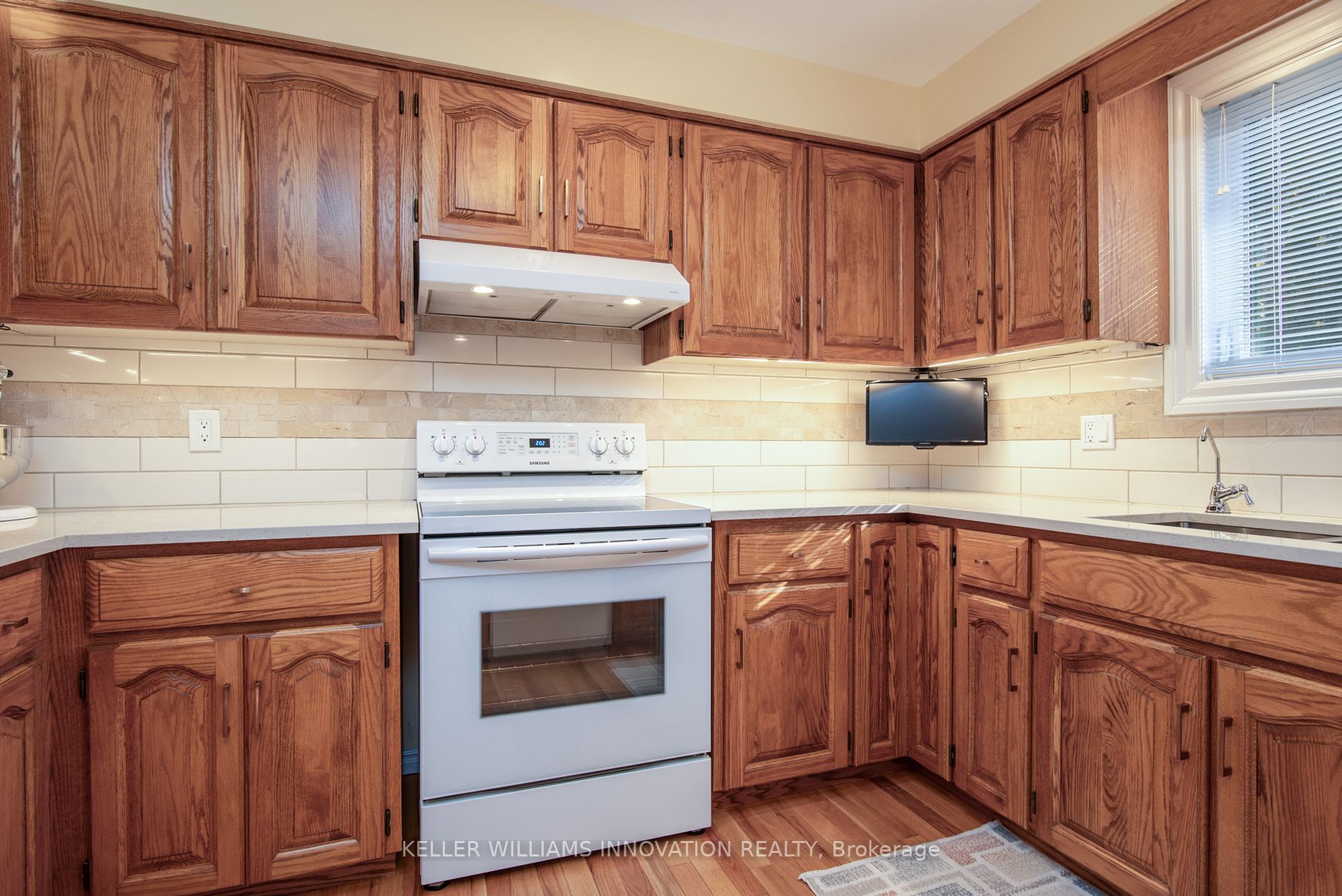 96 Niska Rd