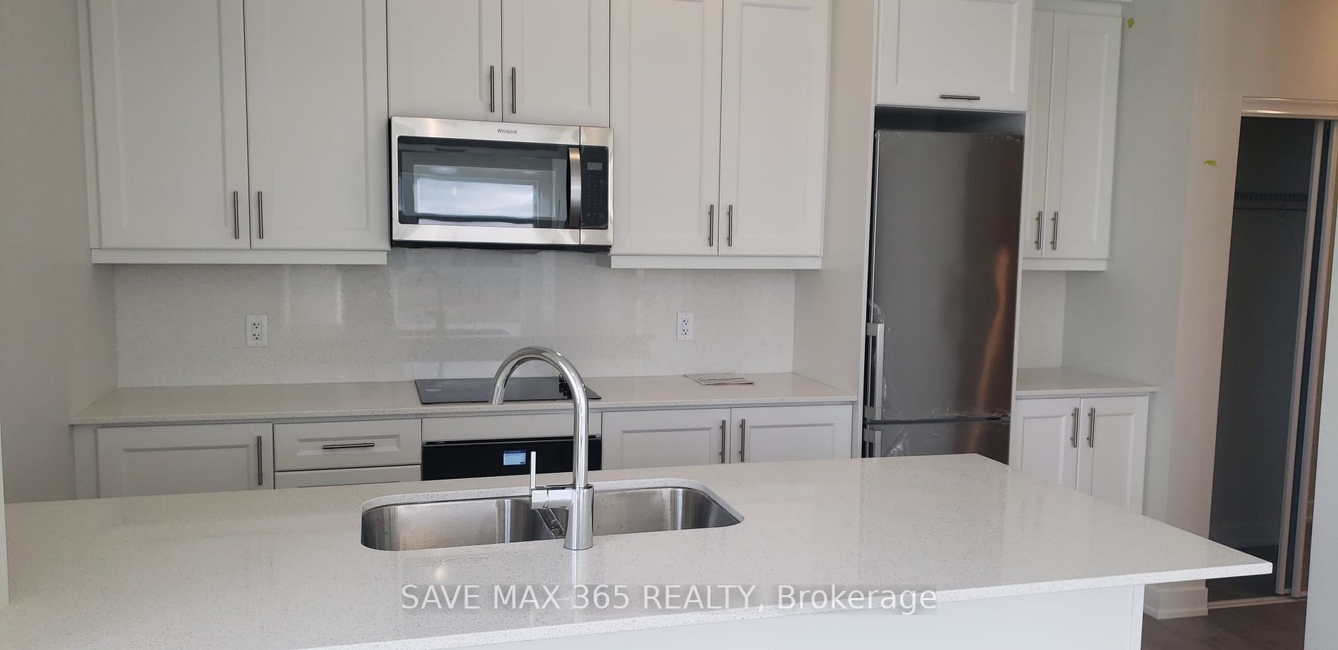 605 North Service Rd, #623
