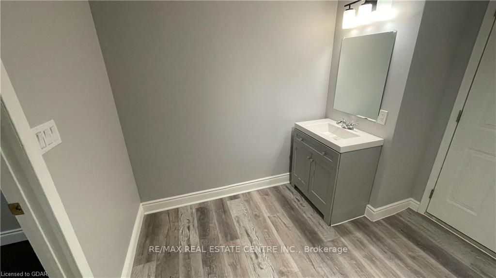126 Main St S