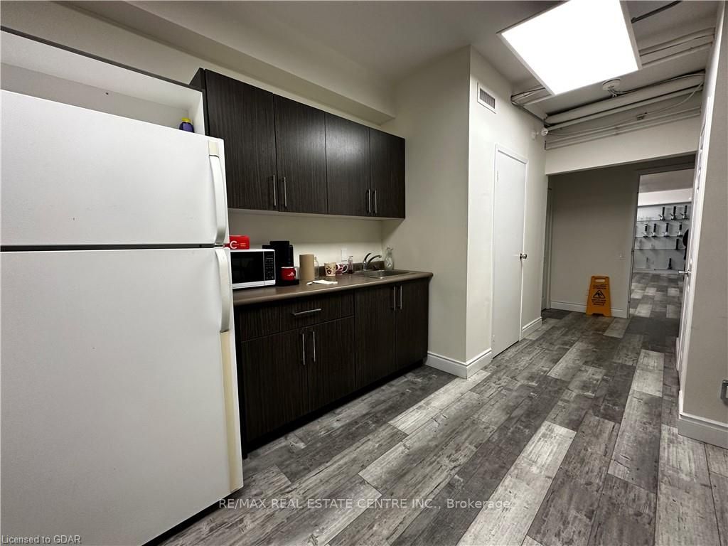 126 Main St S