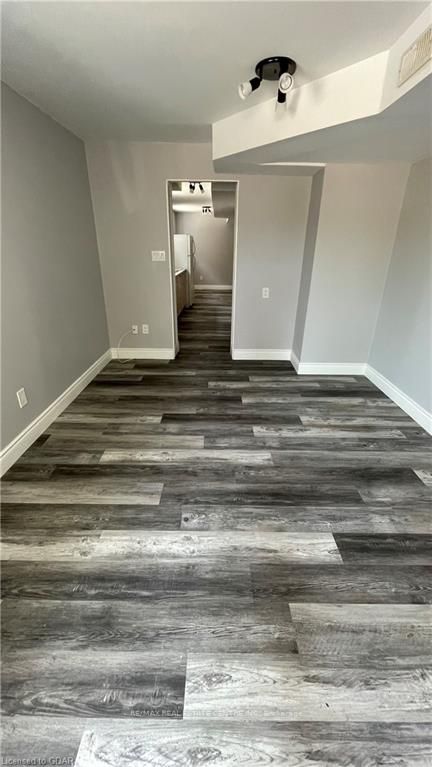 126 Main St S