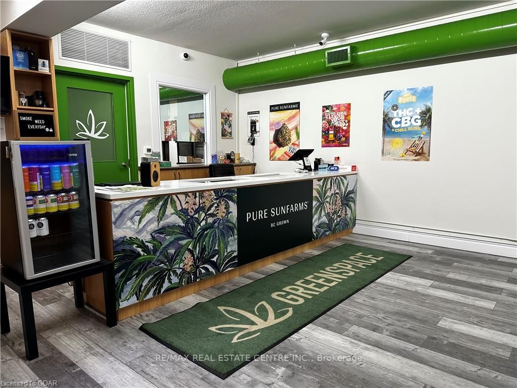 126 Main St S