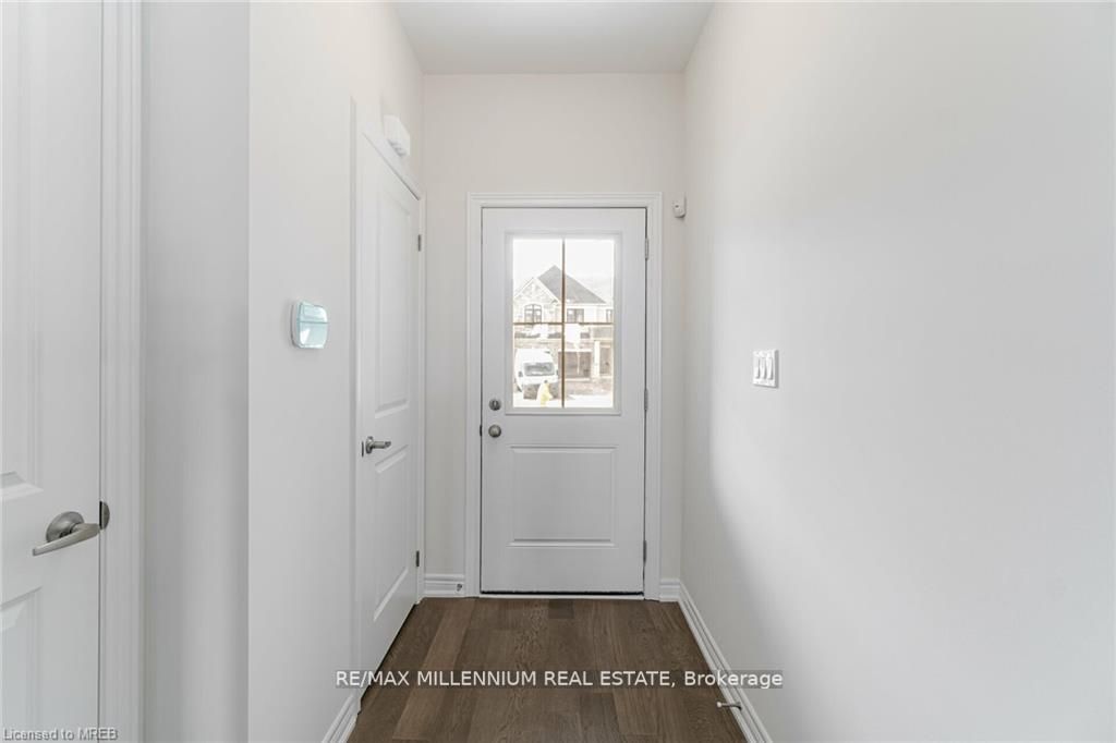 132 Aquasanta Crescent